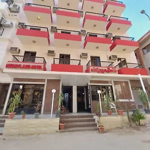 ホテル Merry Land & Roof Nile Restaurant, ルクソール